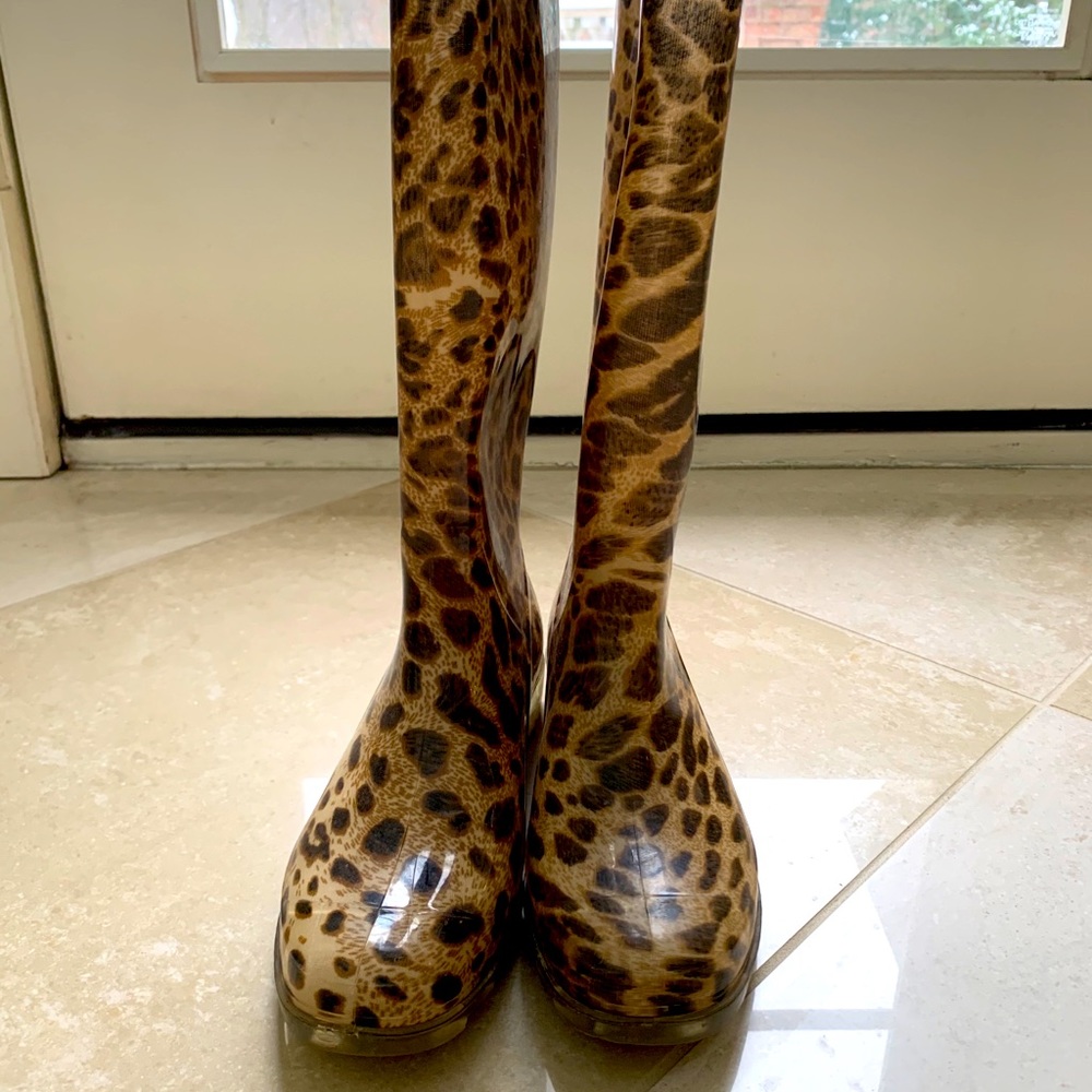 Leopard Bootsi Tootsi rain boots